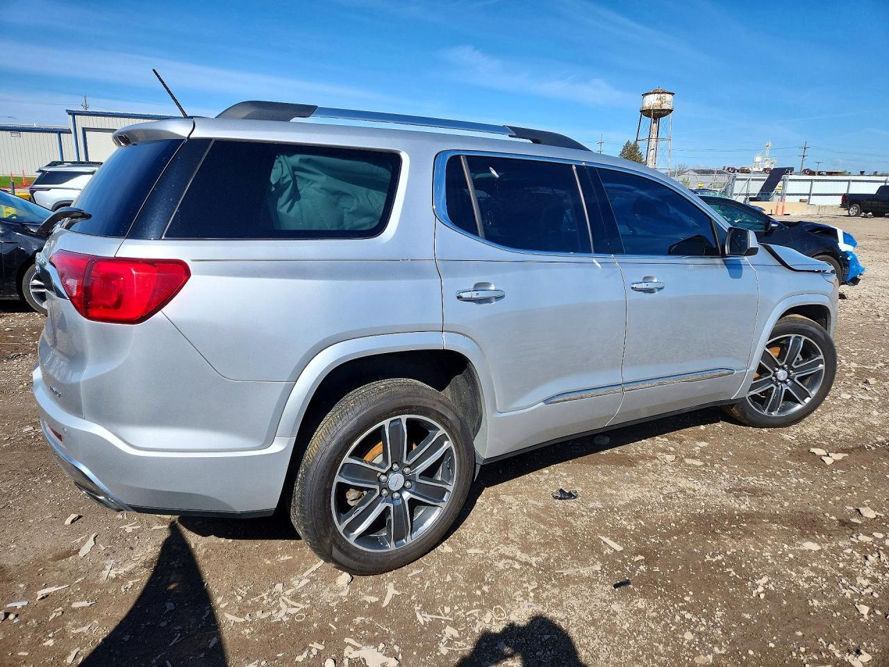 2018 GMC Acadia Denali - Image 3