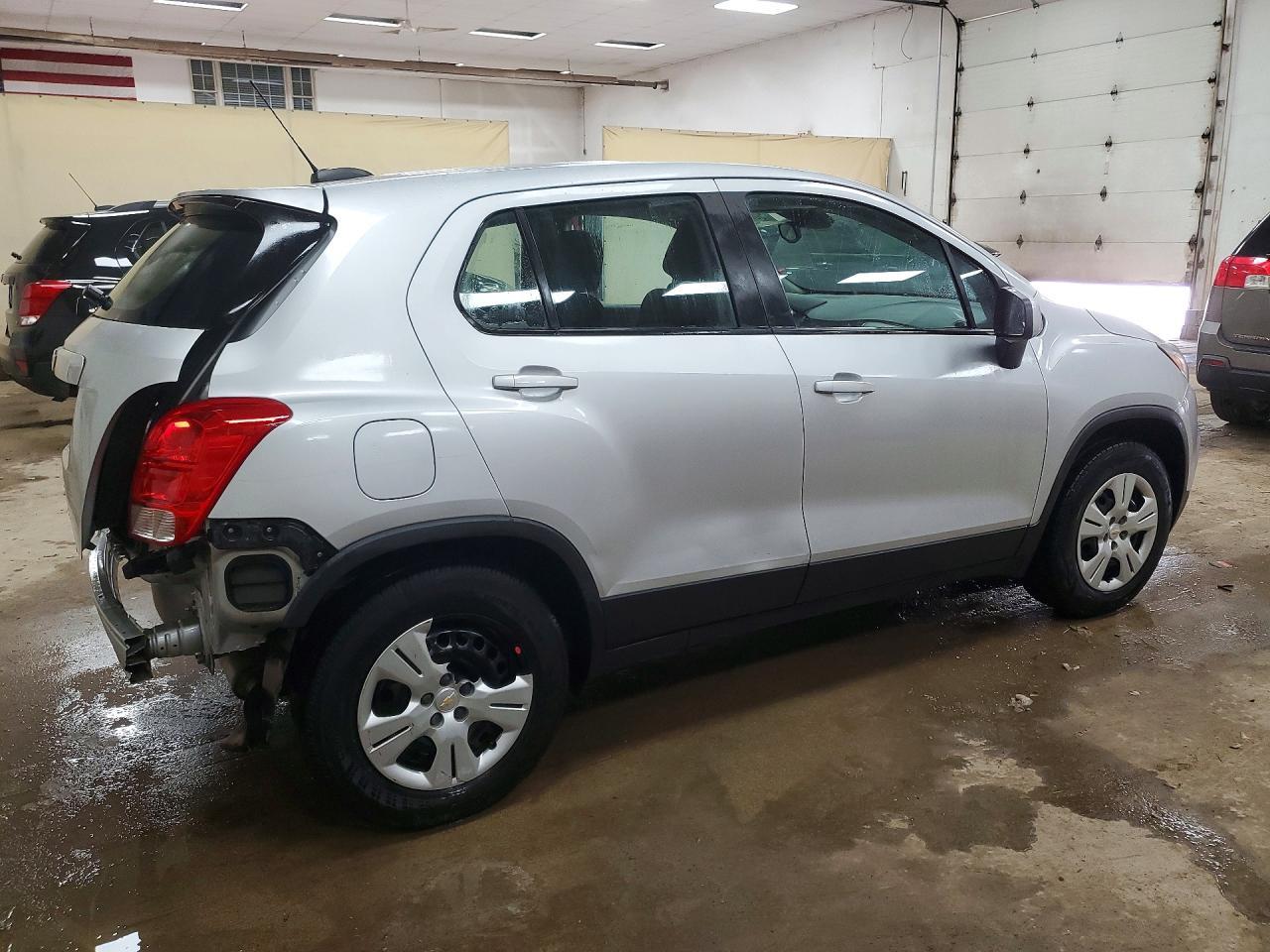 2017 Chevrolet Trax Ls - Image 3