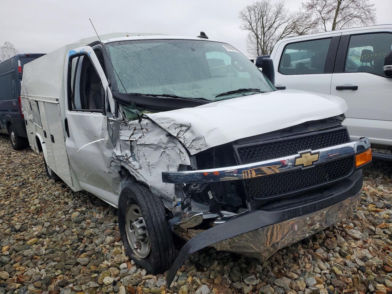 2023 Chevrolet Express G3500 - Фото 4