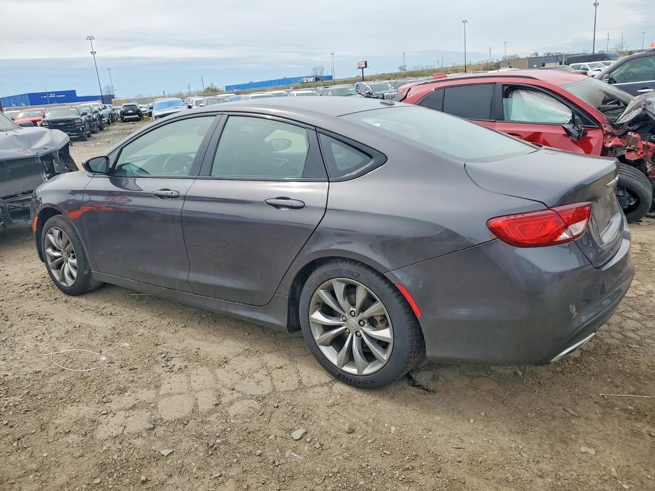 2016 Chrysler 200 S - Image 2