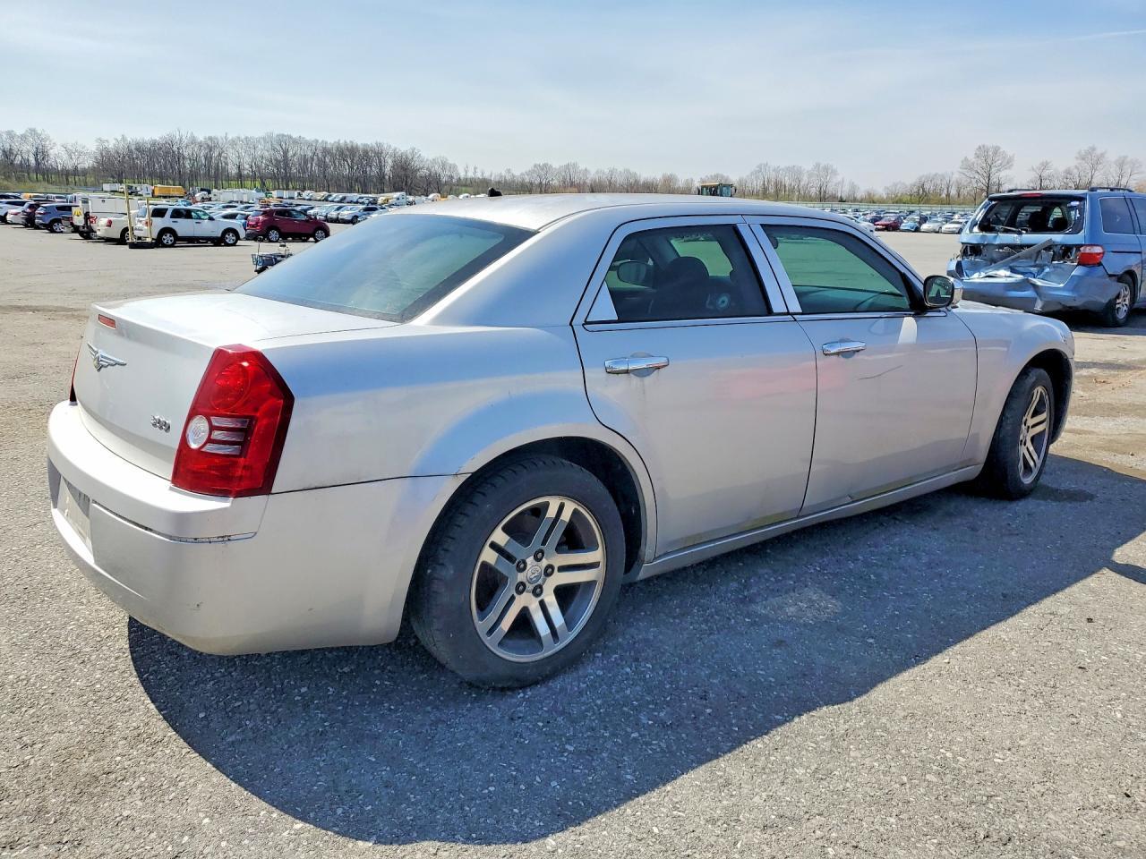 2008 Chrysler 300 - Фото 3