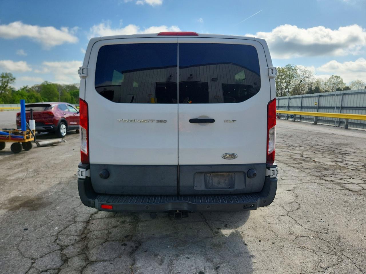 2015 Ford Transit T-350 - Фото 6