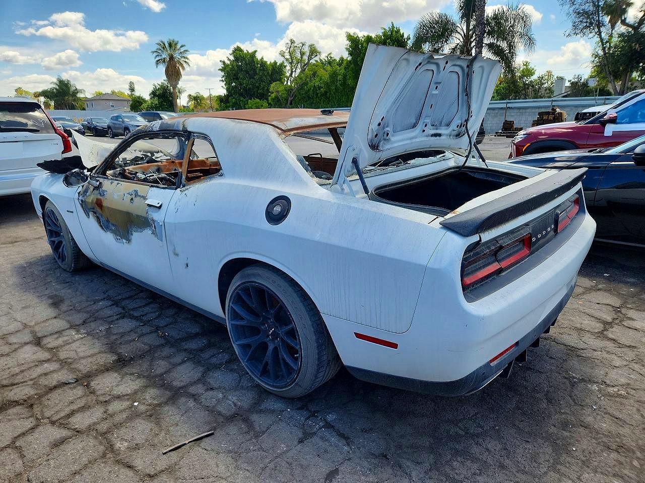 2019 Dodge Challenger R - Image 2