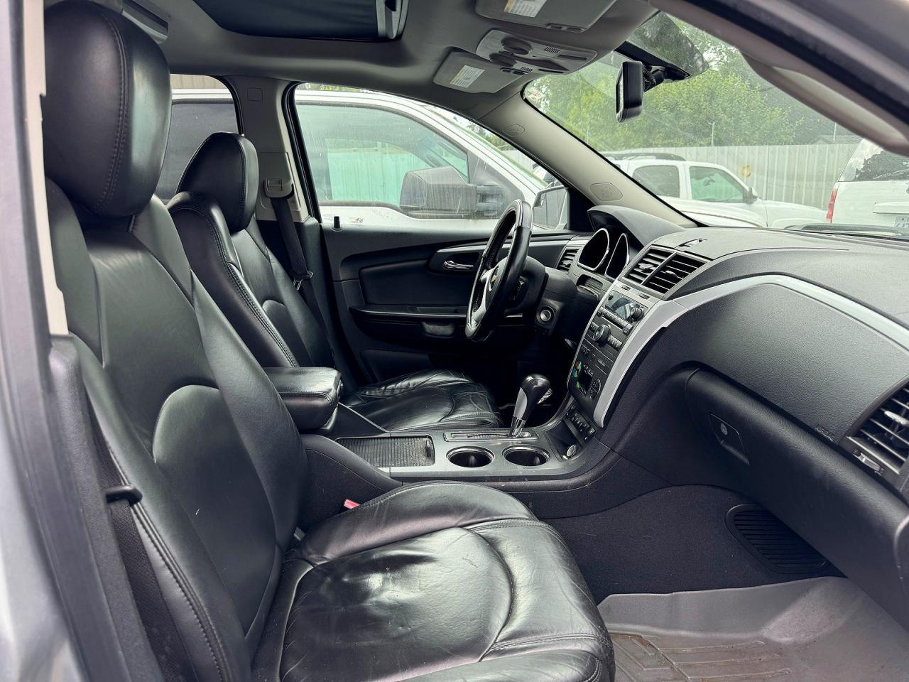 2010 Chevrolet Traverse Lt - Image 5