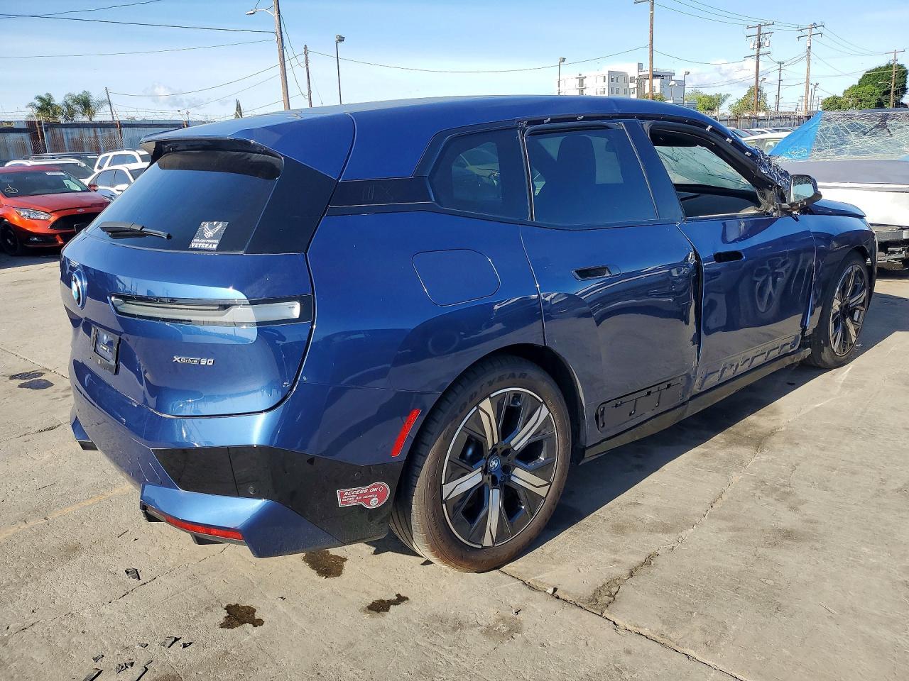 2024 BMW Ix xDrive50 - Фото 3