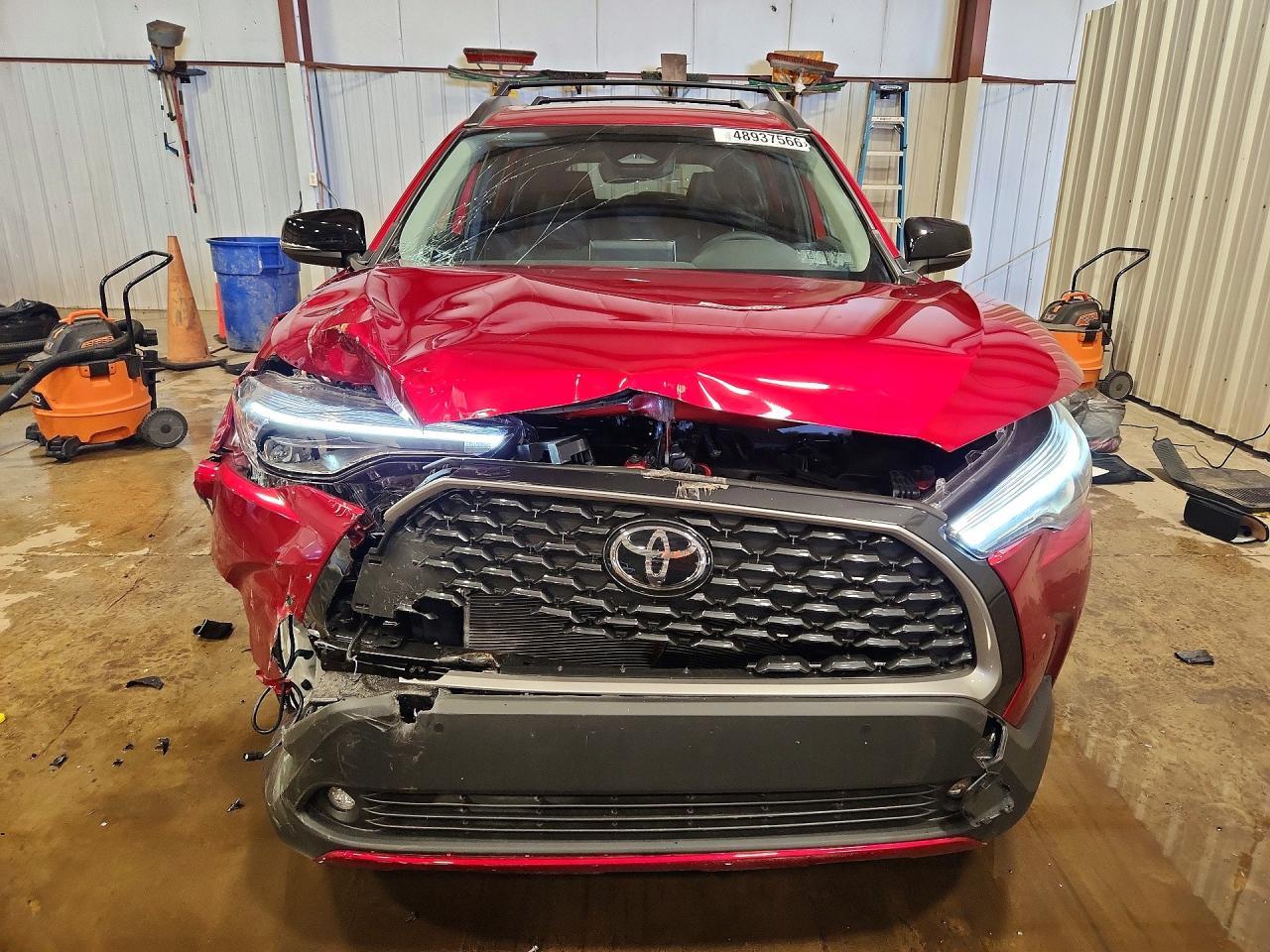 2025 Toyota Corolla Cross Xle - Image 5