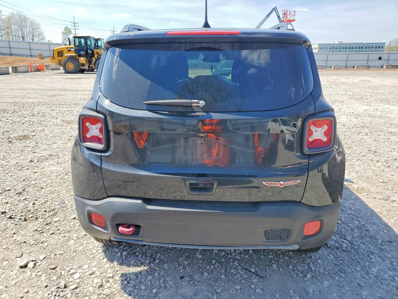 2018 Jeep Renegade Trailhawk - Image 6