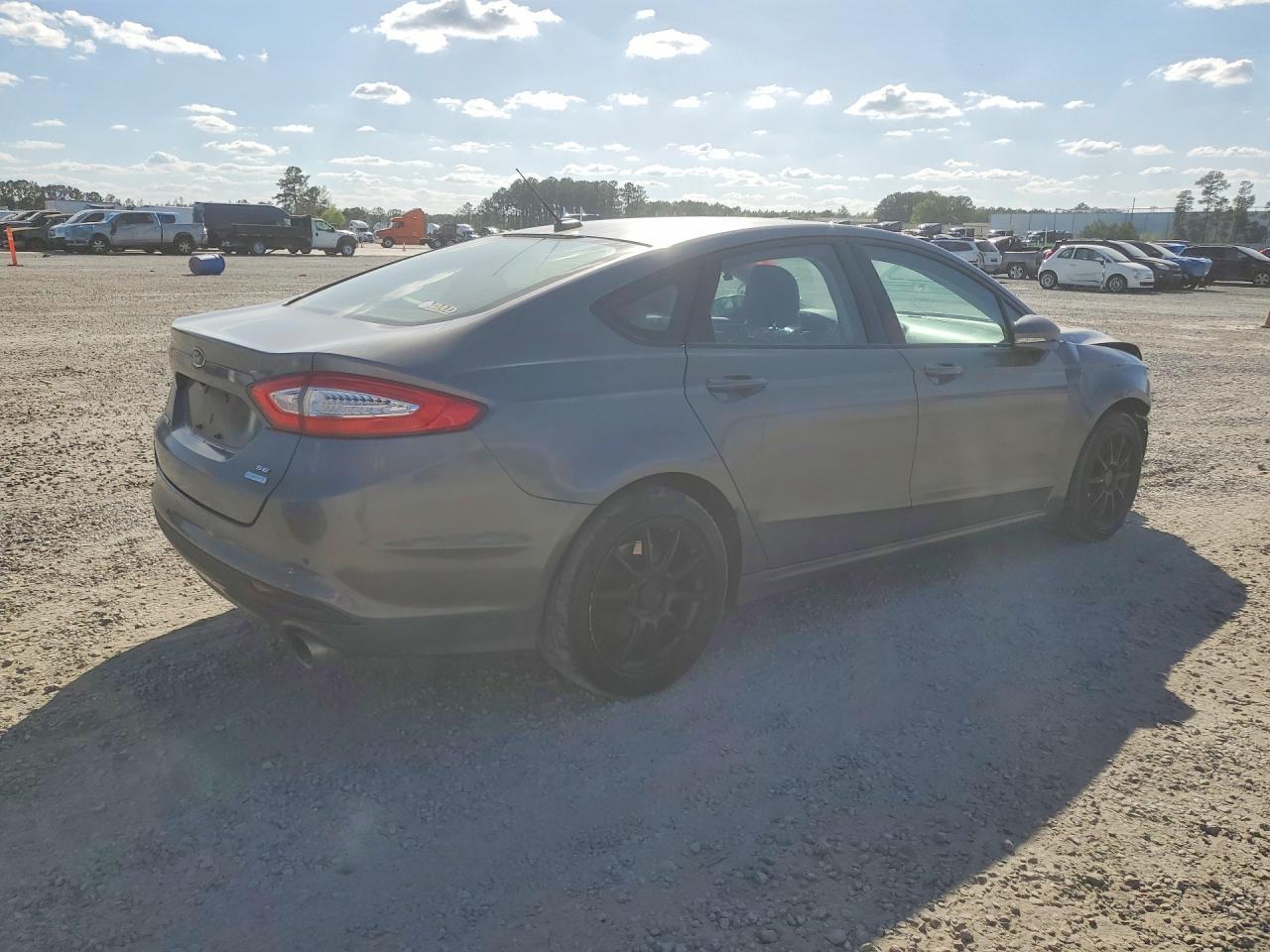 2013 Ford Fusion Se - Фото 3