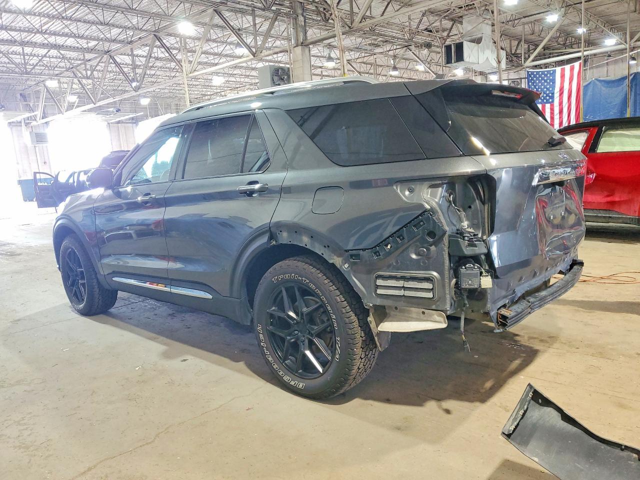 2020 Ford Explorer Limited - Image 2