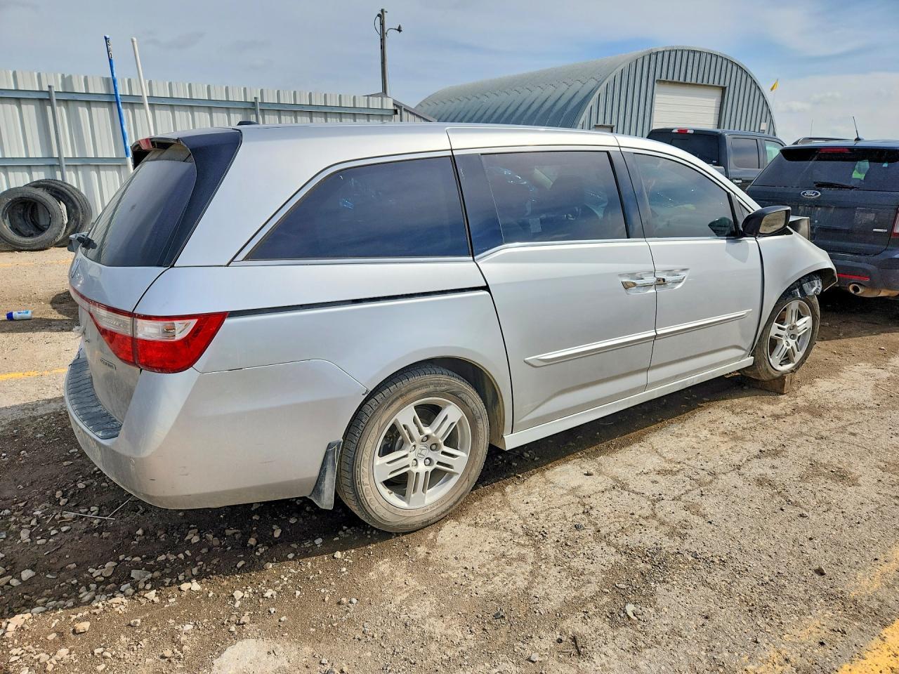2013 Honda Odyssey Touring - Image 3