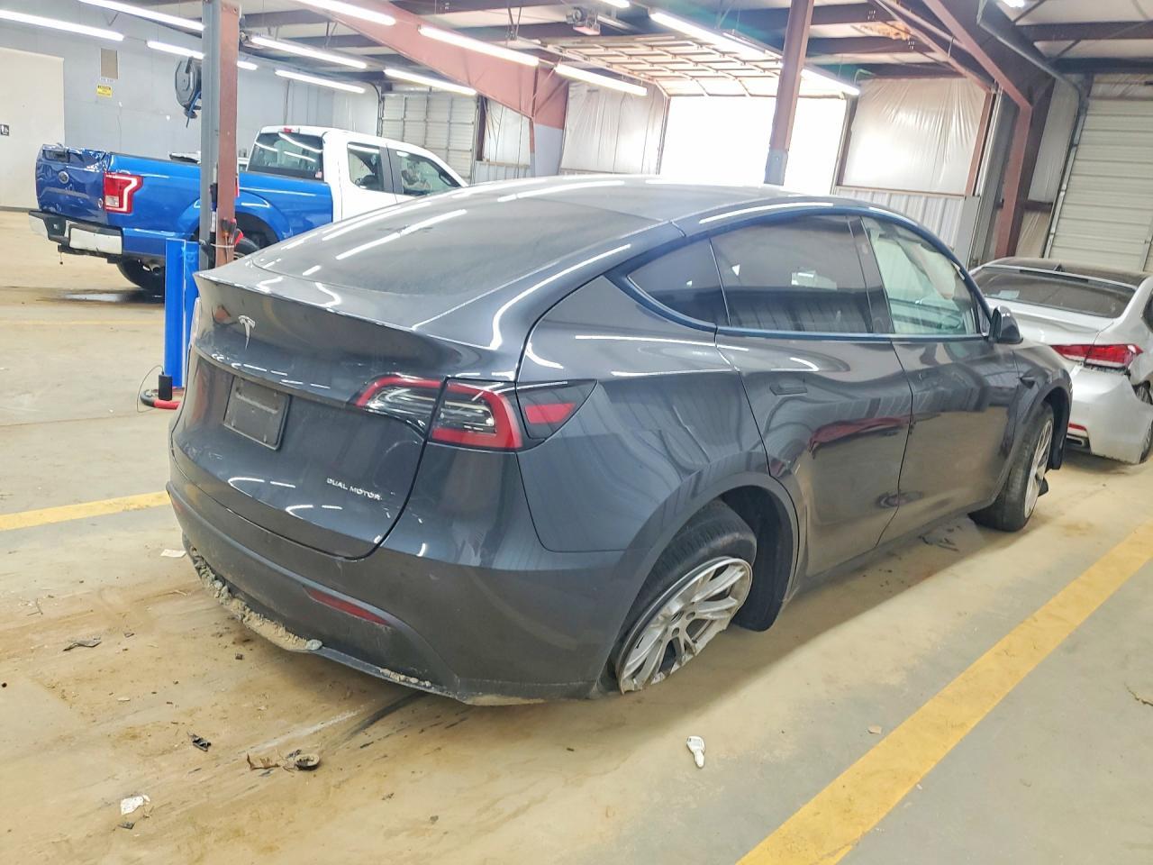 2024 Tesla Model Y - Image 3