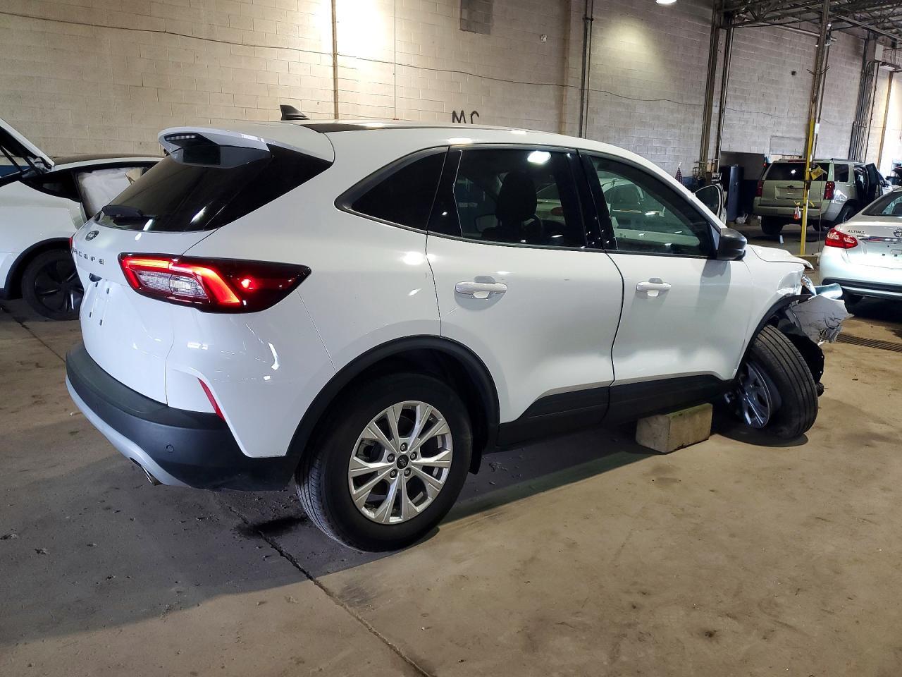 2025 Ford Escape Active - Фото 3