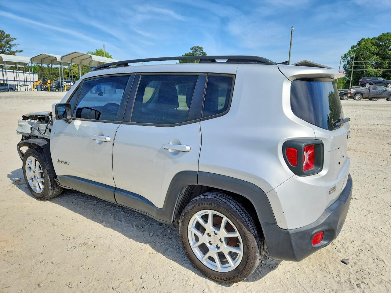 2020 Jeep Renegade Latitude - Фото 2