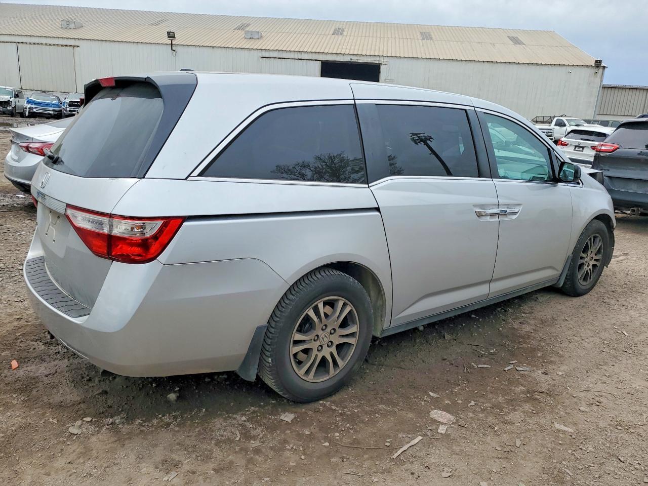 2012 Honda Odyssey Exl - Image 3