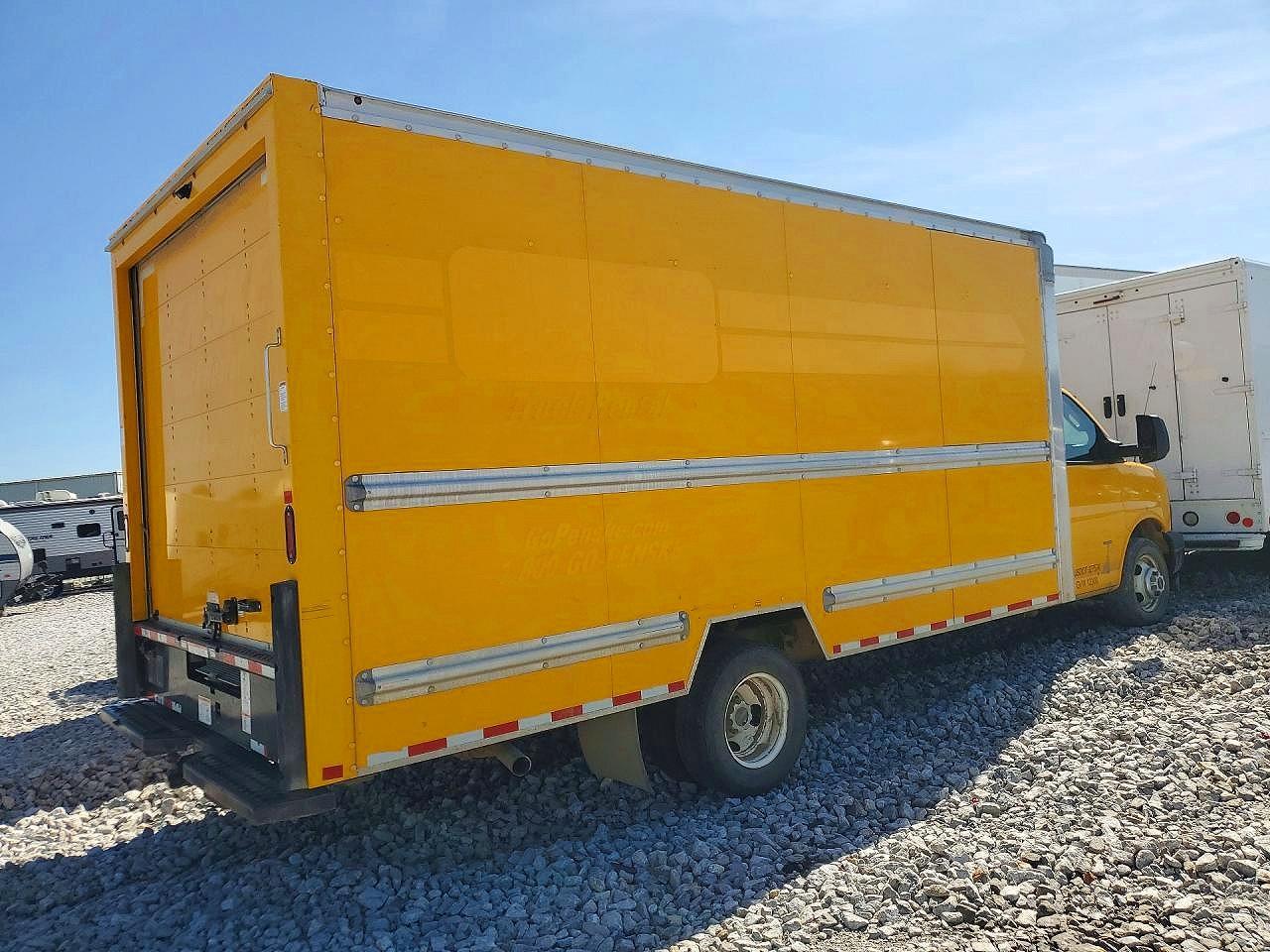 2022 GMC Savana Cutaway G4500 - Фото 3
