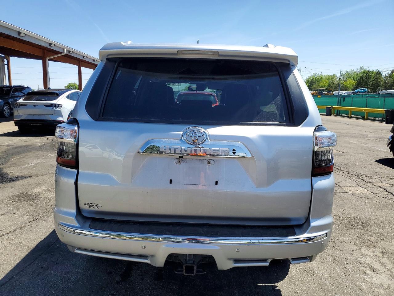 2022 Toyota 4Runner Limited - Фото 6