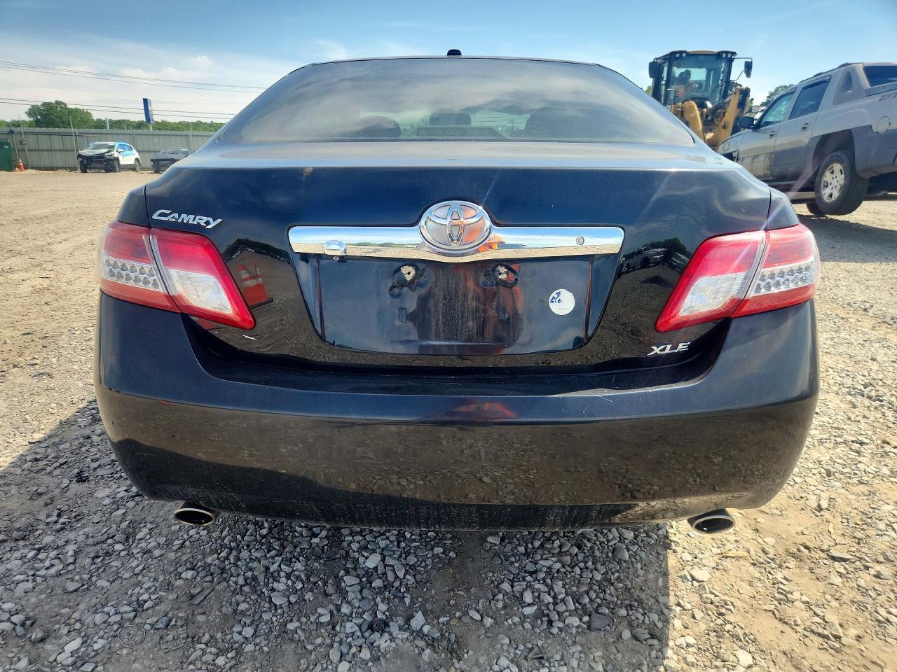 2010 Toyota Camry Xle V6 - Image 6