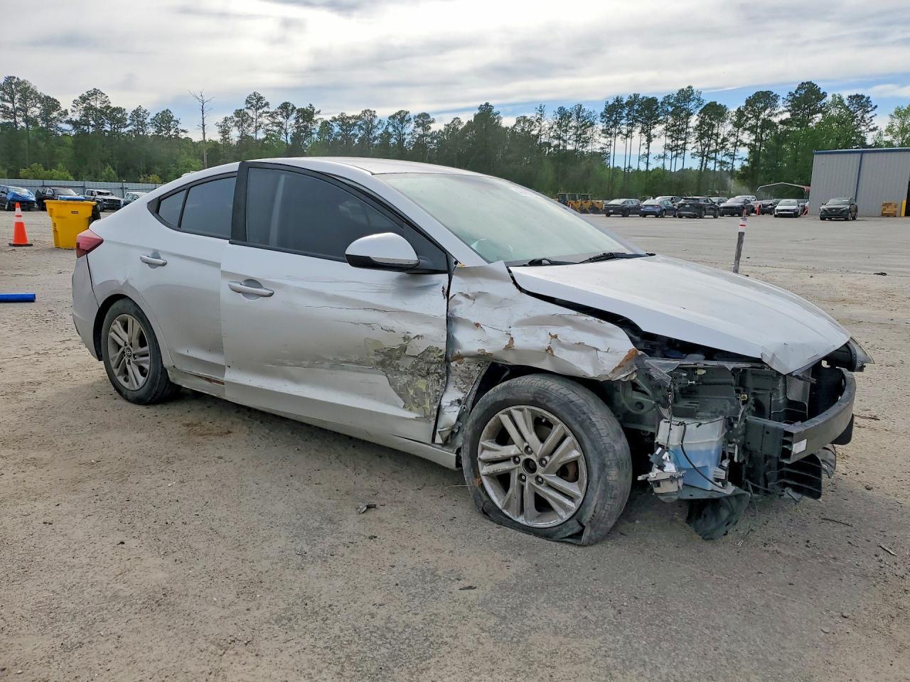 2019 Hyundai Elantra Sel - Image 4