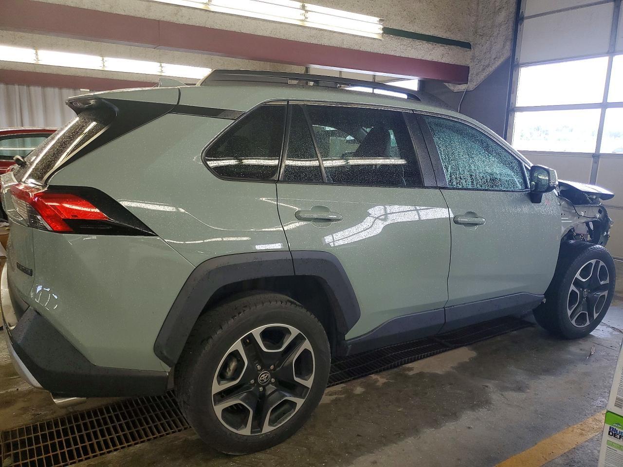2021 Toyota Rav4 - Фото 3