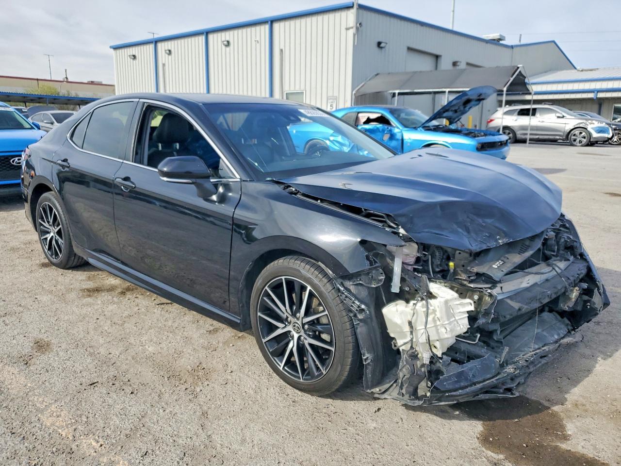2022 Toyota Camry Se - Image 4