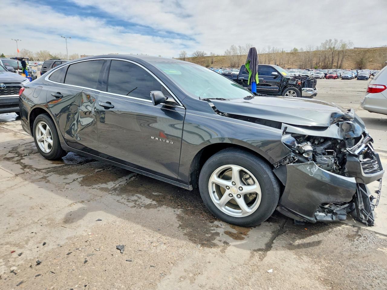 2017 Chevrolet Malibu Ls - Фото 4