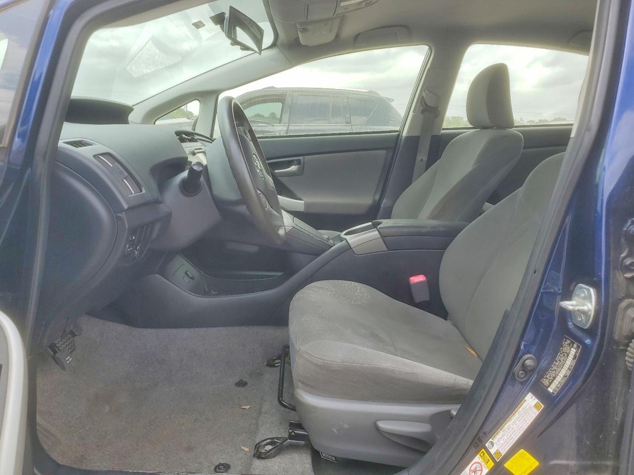 2013 Toyota Prius Three - Фото 7