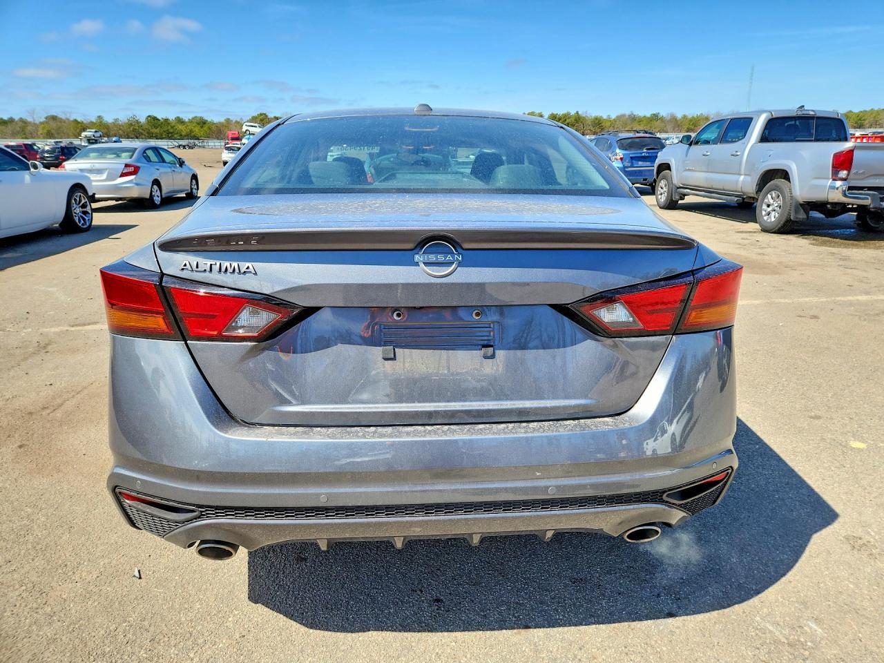 2025 Nissan Altima 2.5 Sv - Image 6