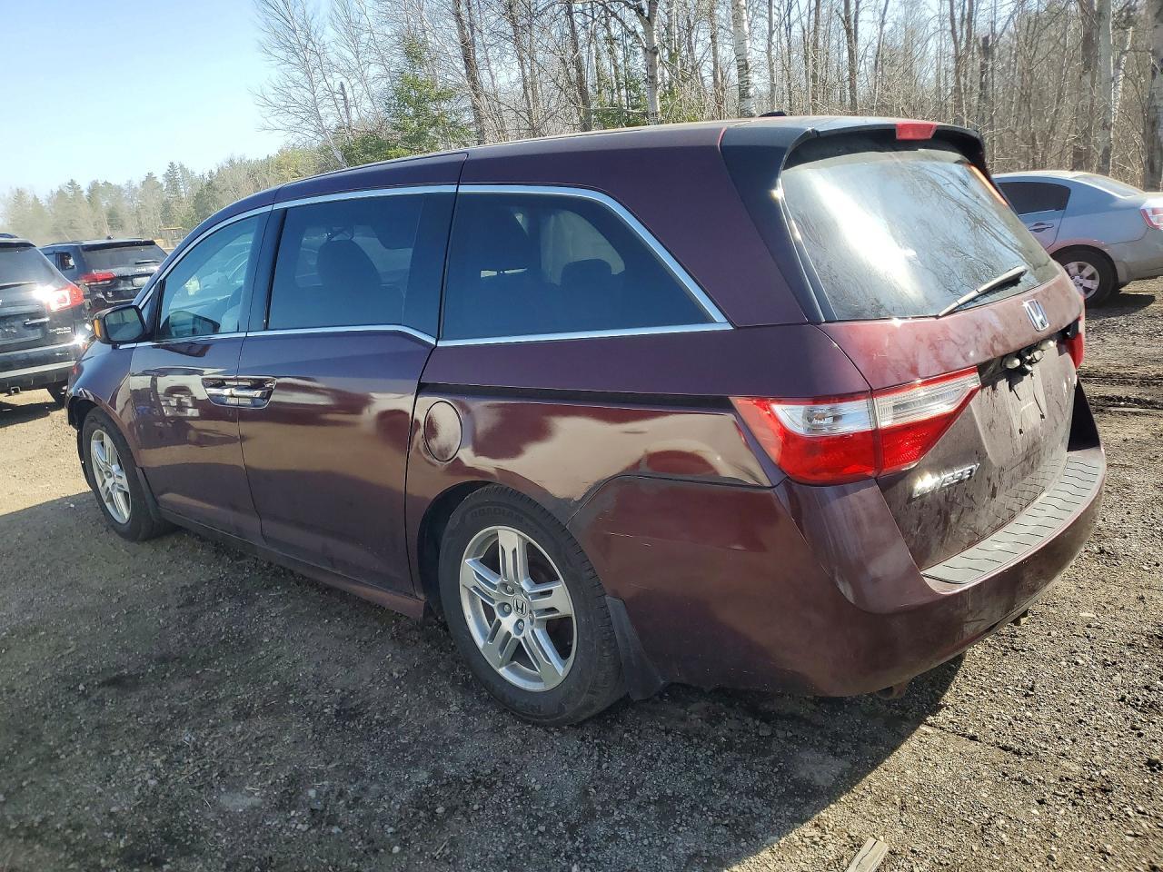 2012 Honda Odyssey Touring - Image 2