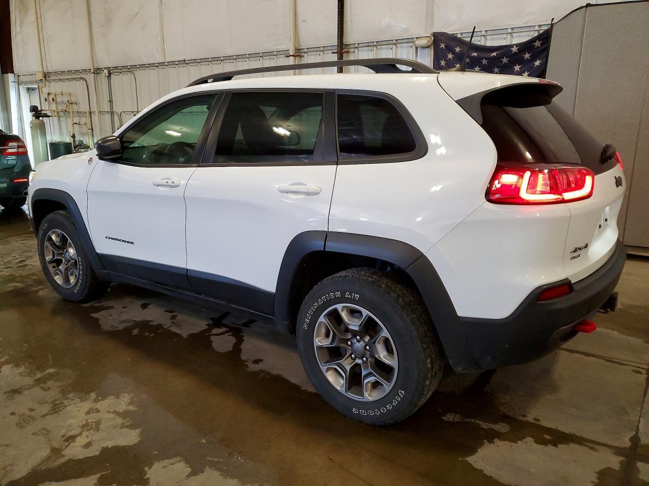 2019 Jeep Cherokee Trailhawk - Image 2