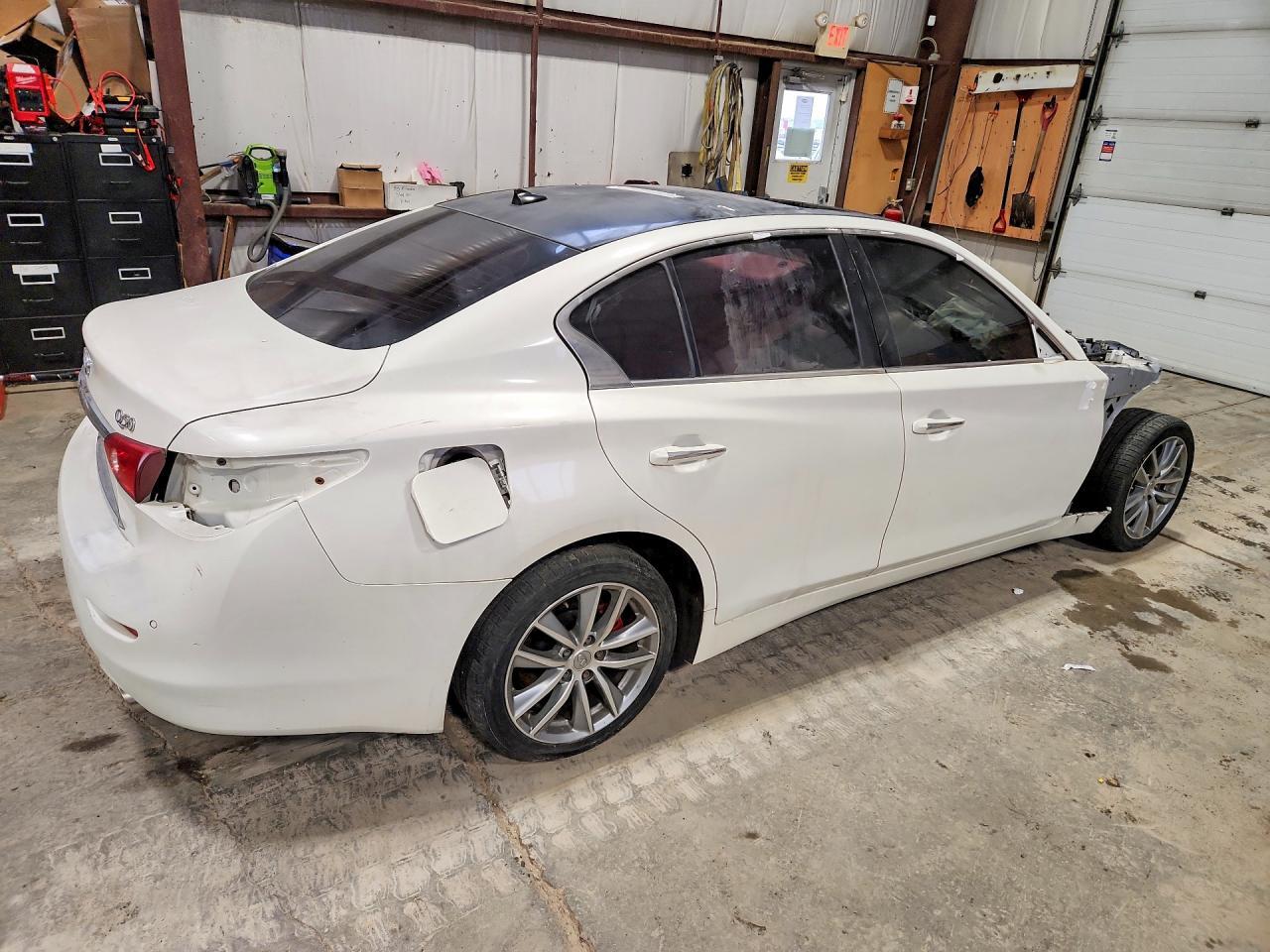 2016 Infiniti Q50 2.0T - Фото 3