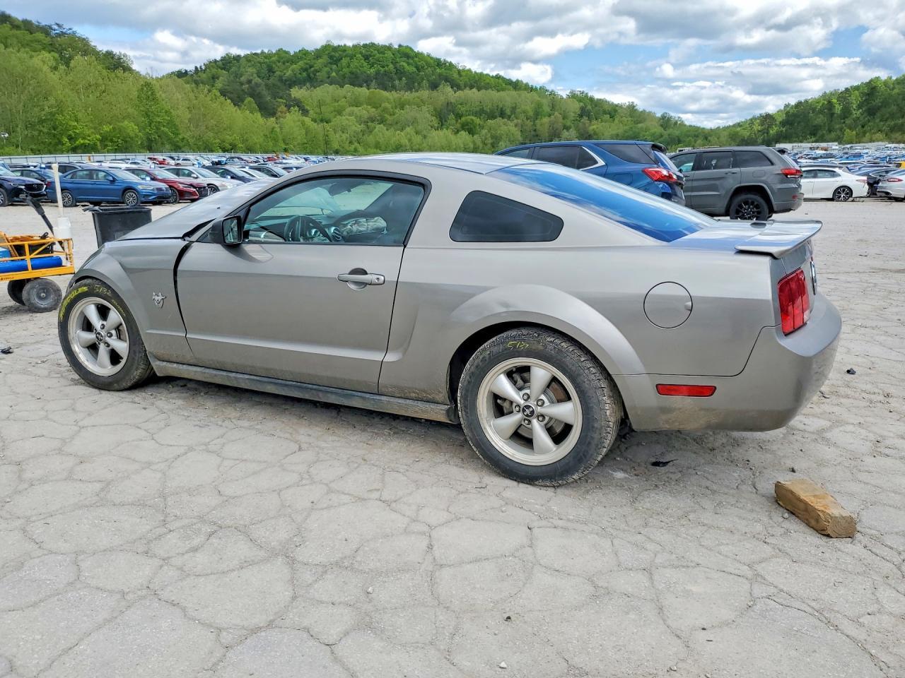 2009 Ford Mustang - Фото 2