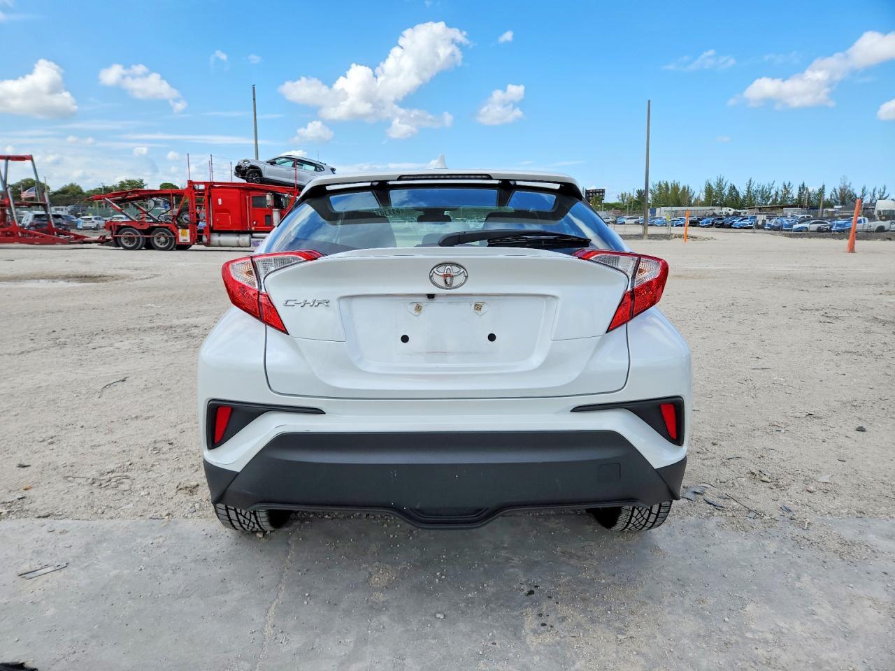 2022 Toyota C-Hr Xle - Фото 6
