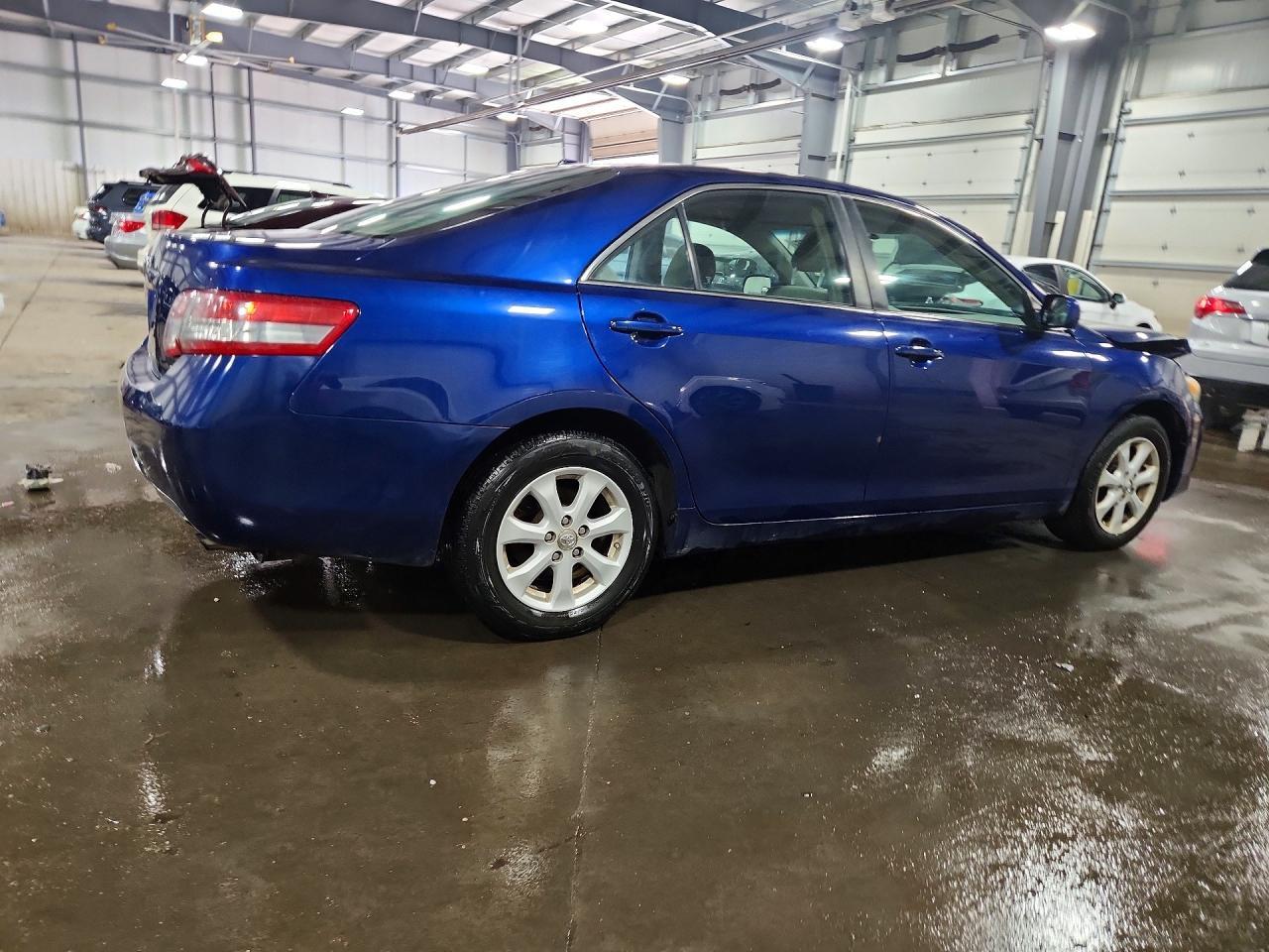 2011 Toyota Camry - Image 3