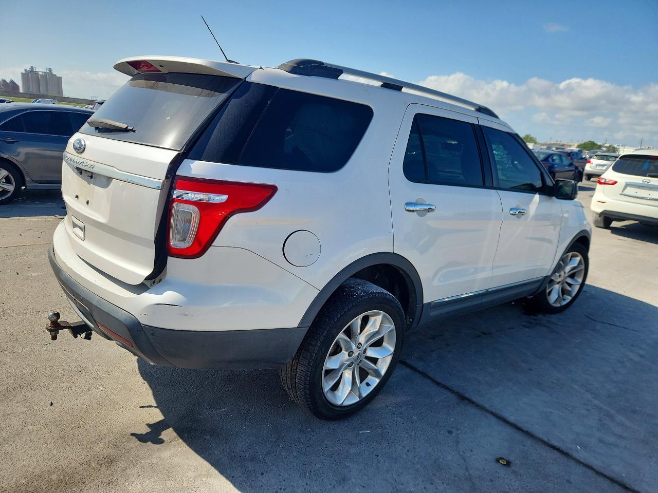 2011 Ford Explorer Xlt - Фото 3