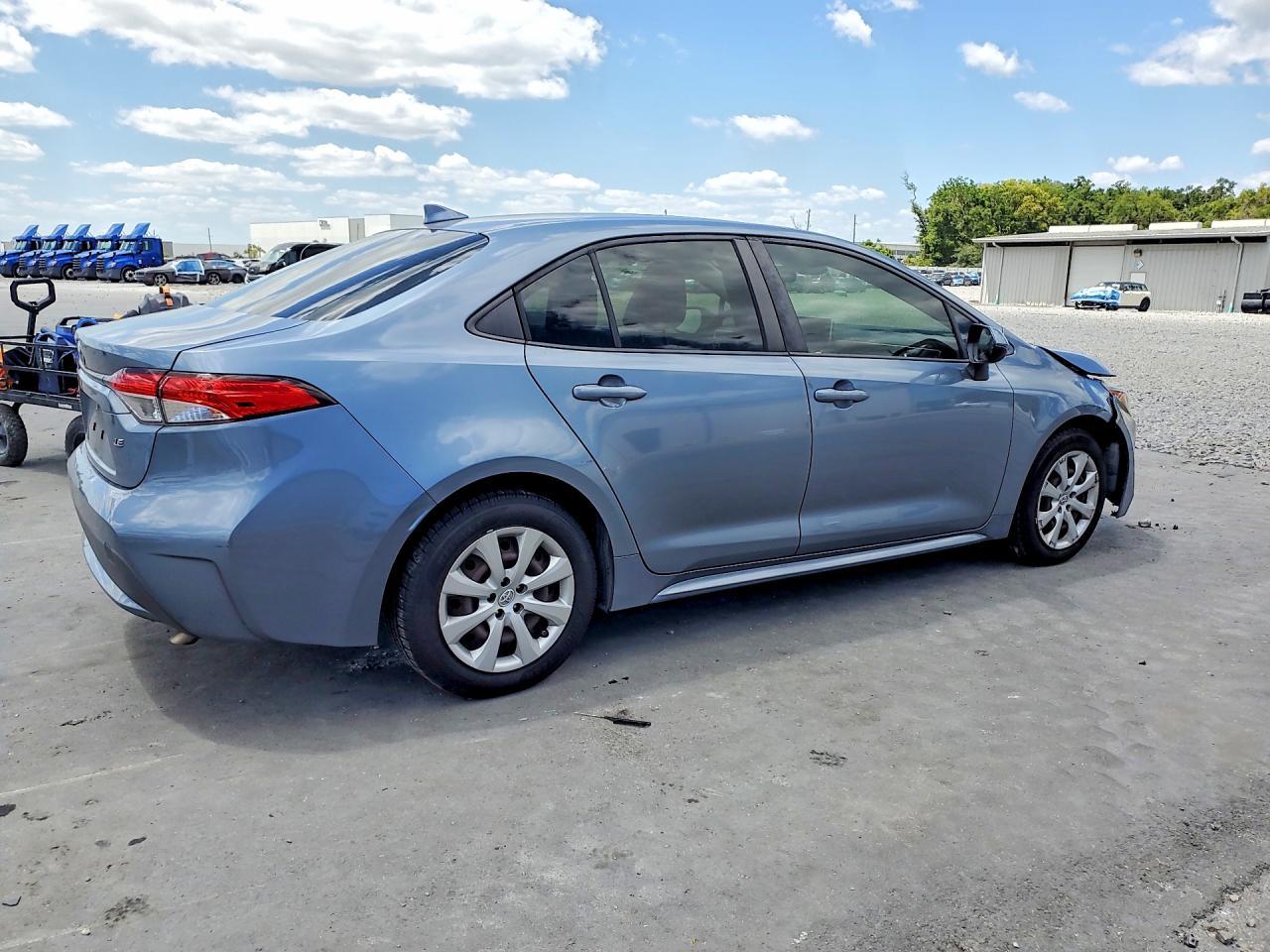 2020 Toyota Corolla Le - Image 3
