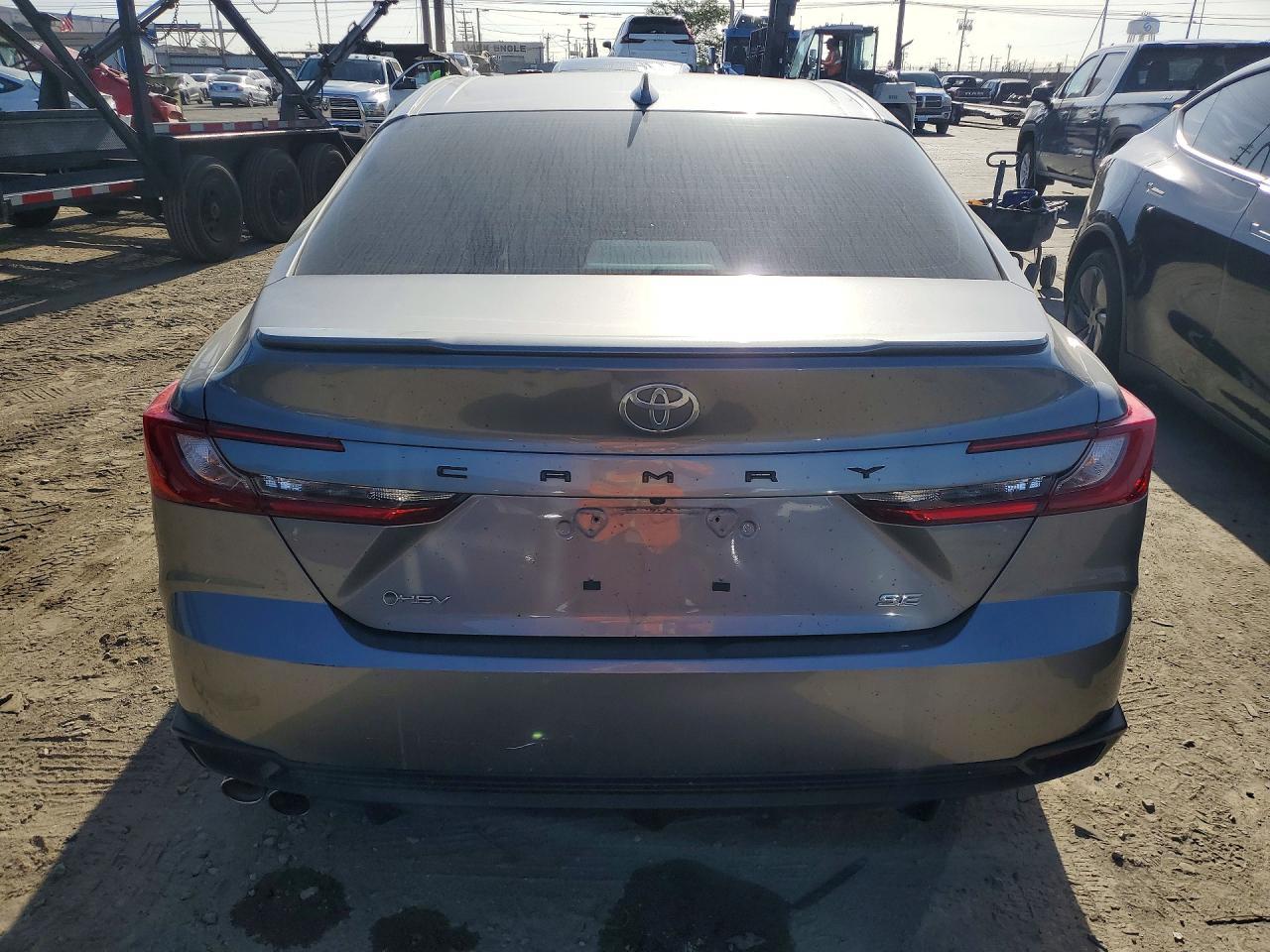 2025 Toyota Camry Se - Фото 6