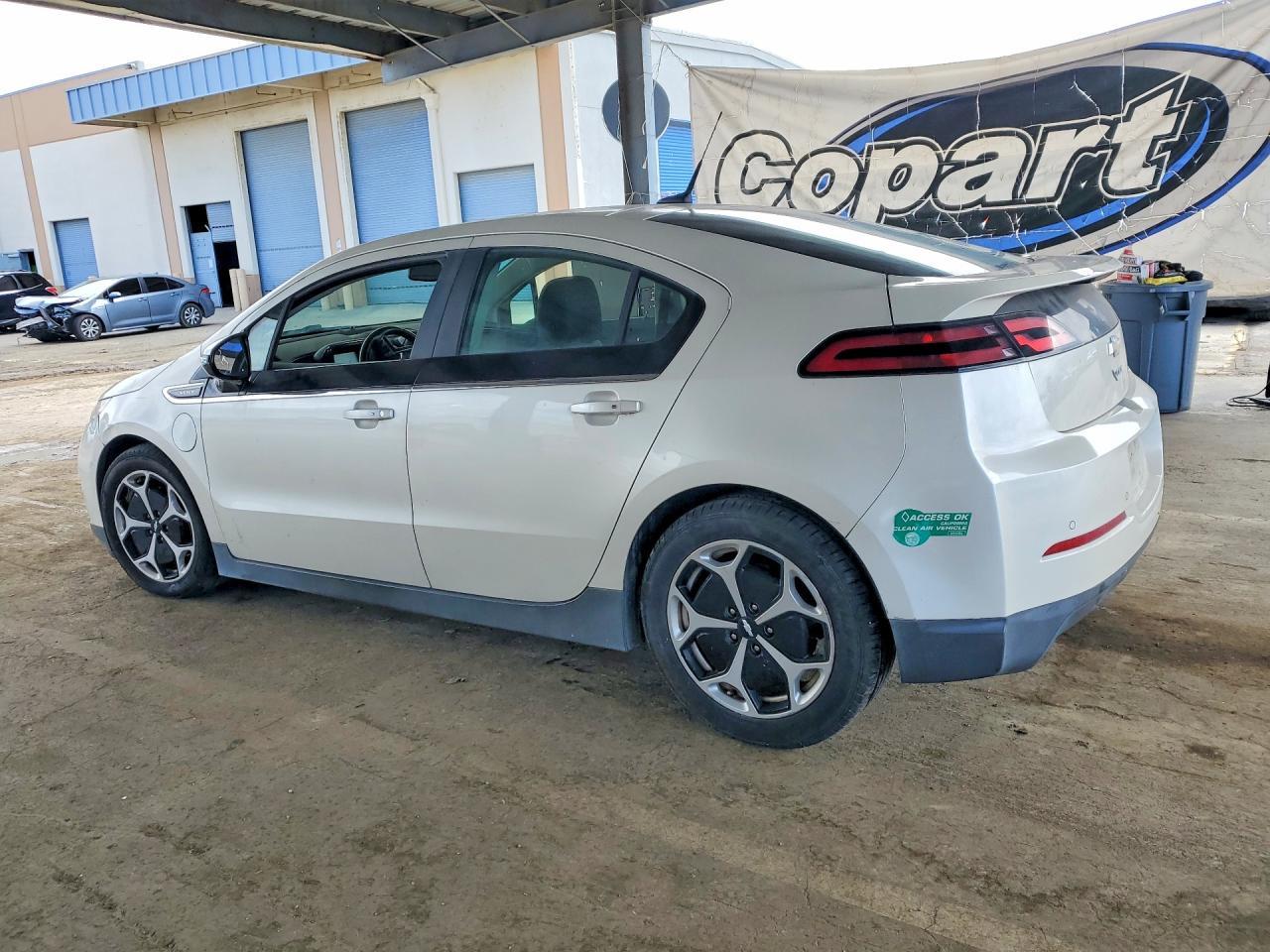 2013 Chevrolet Volt - Фото 2