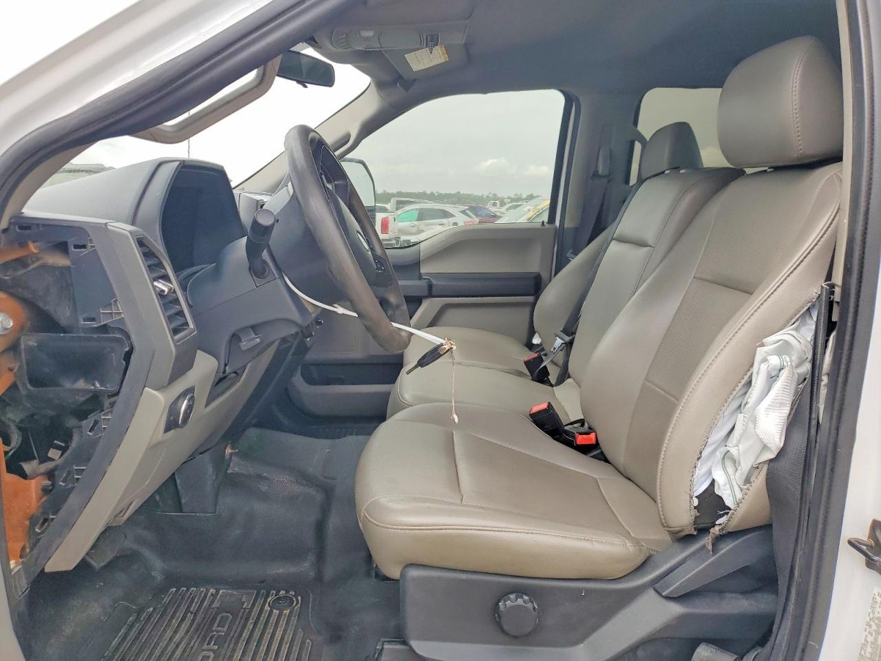 2022 Ford F250 Super Duty - Фото 7