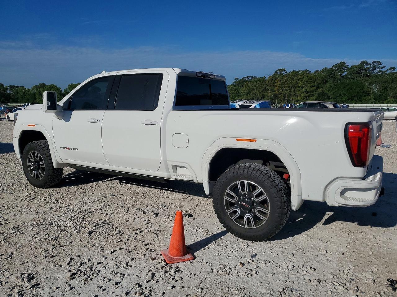 2022 GMC Sierra K2500 At4 - Фото 2