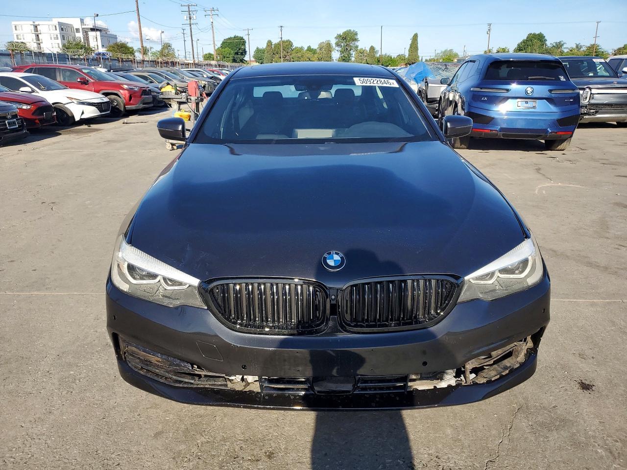 2020 BMW 530 I - Image 5