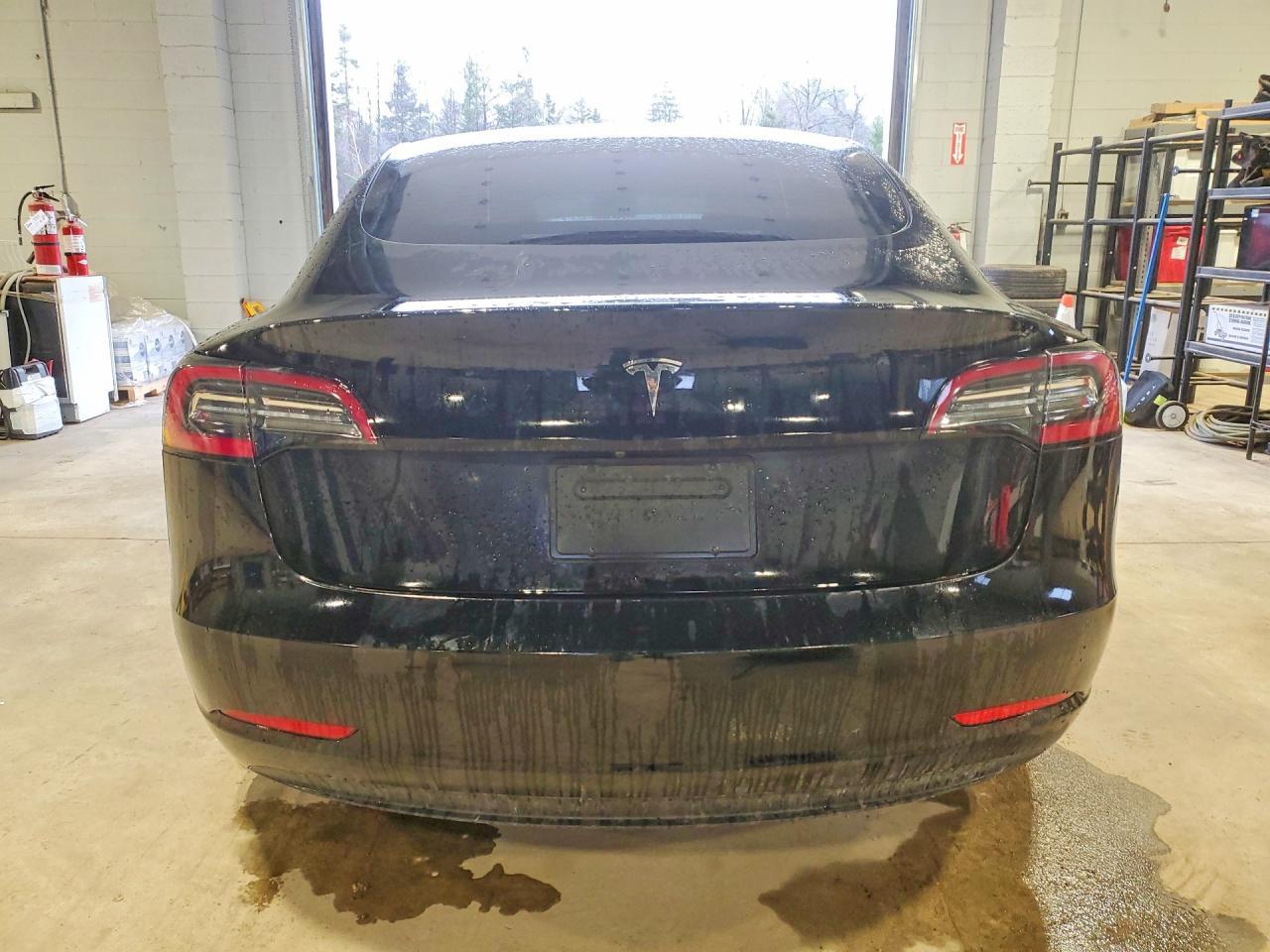 2022 Tesla Model 3 - Фото 6