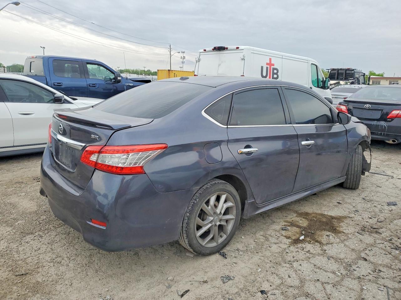 2015 Nissan Sentra - Фото 3