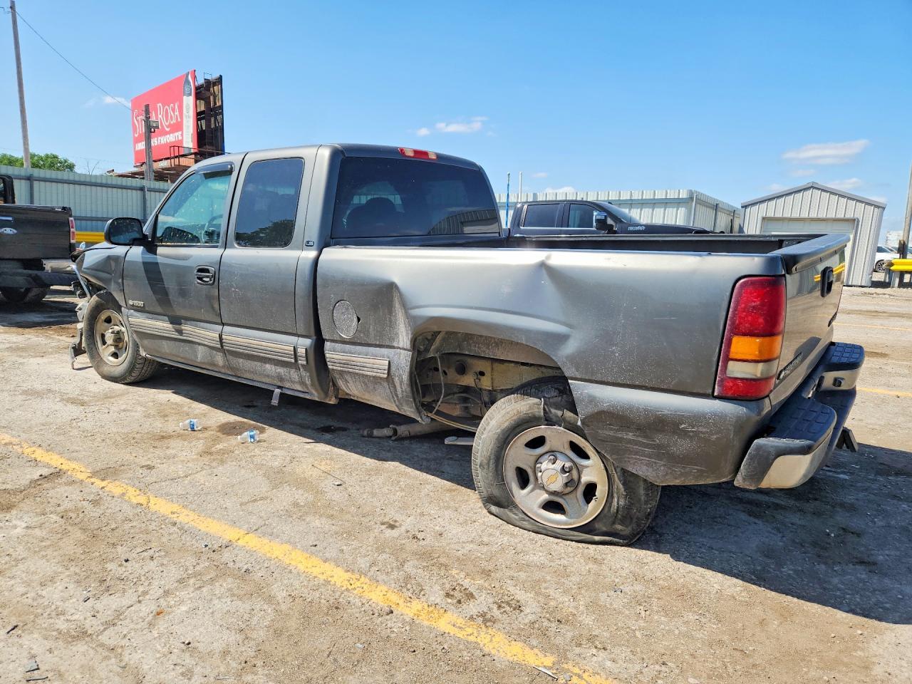 2002 Chevrolet Silverado C1500 - Фото 2