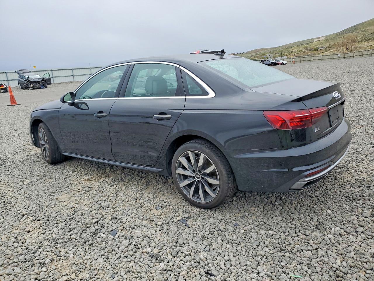 2022 Audi A4 Premium Plus 40 - Фото 2