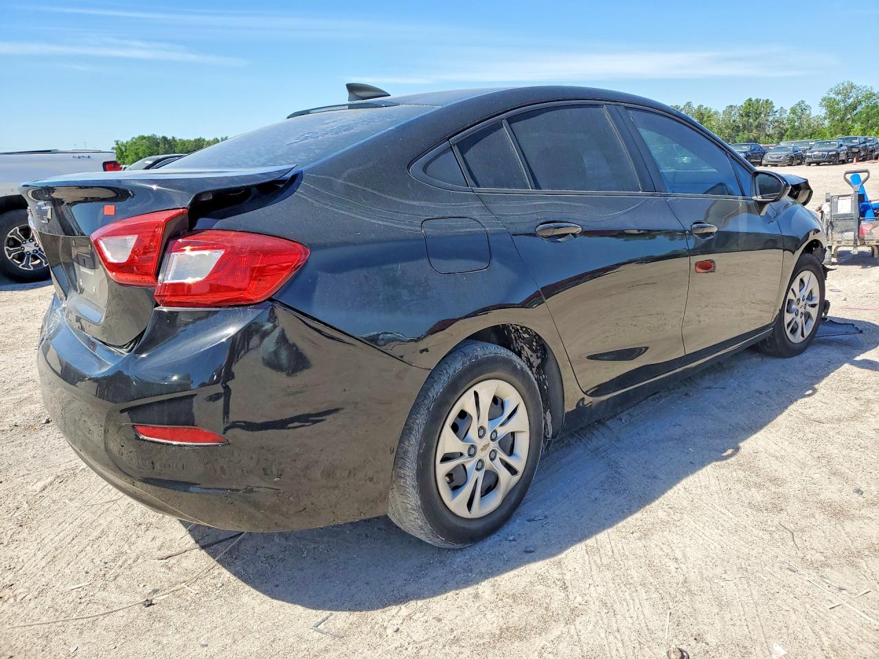 2019 Chevrolet Cruze Ls - Фото 3