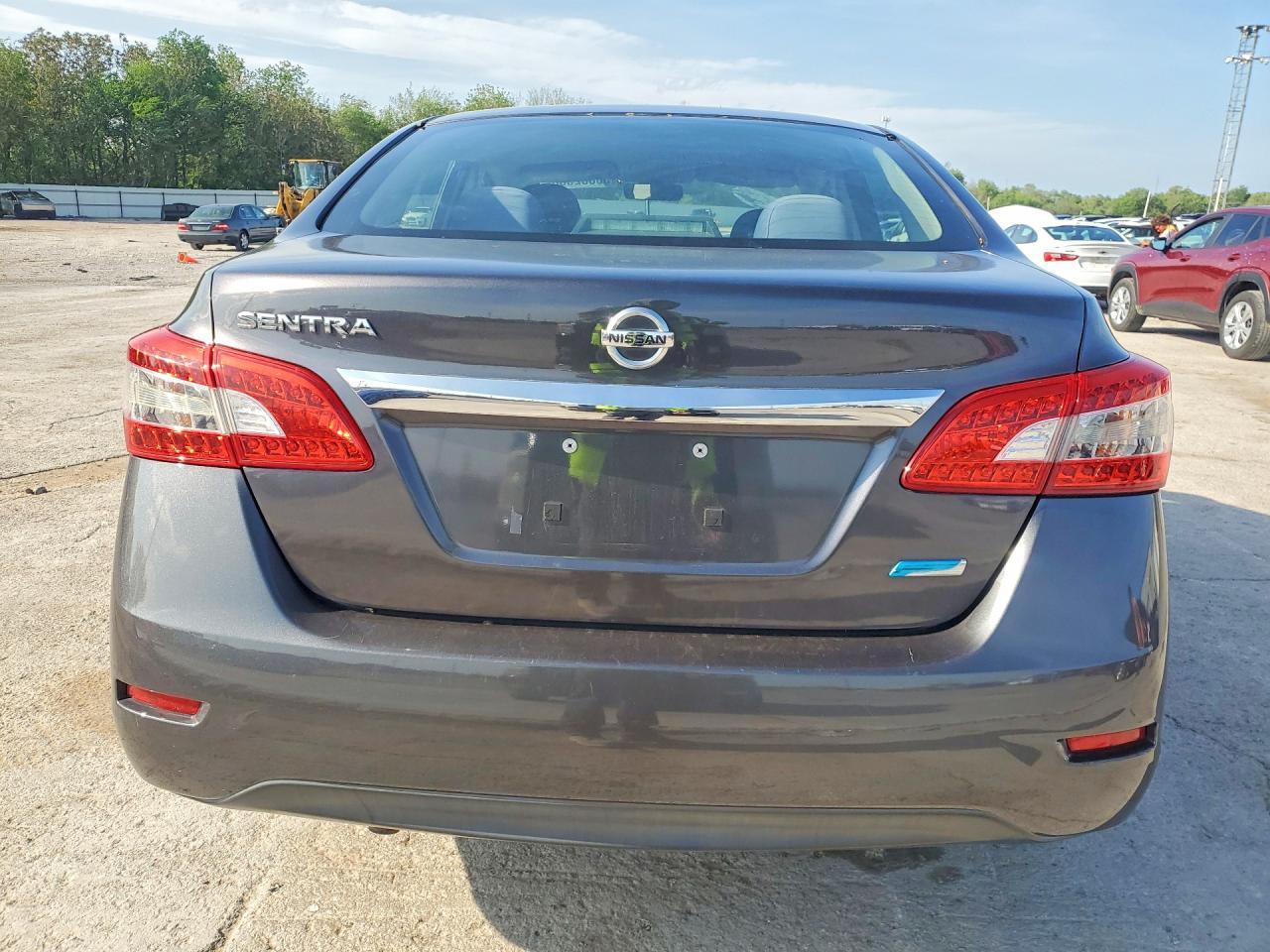 2014 Nissan Sentra S - Фото 6