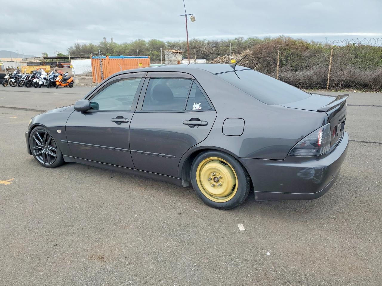 2000 Toyota Altezza - Фото 2