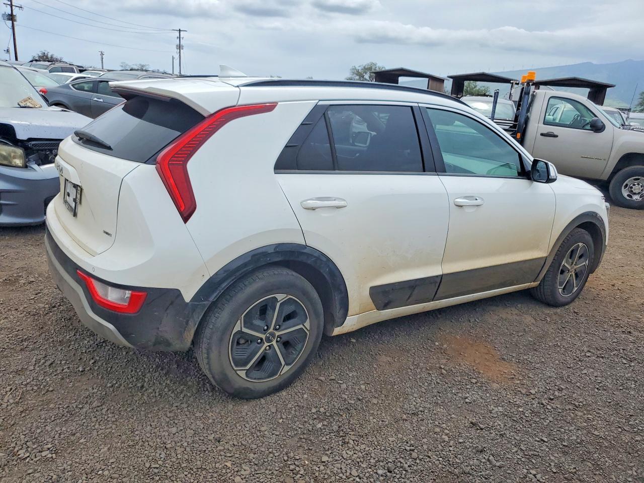 2024 Kia Niro - Image 3