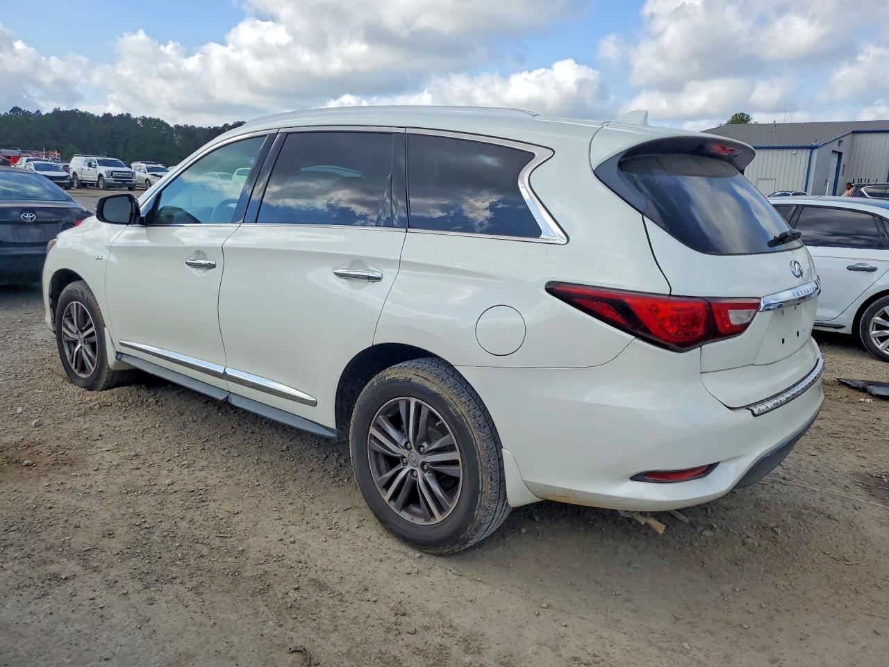 2017 Infiniti Qx60 Base - Image 2