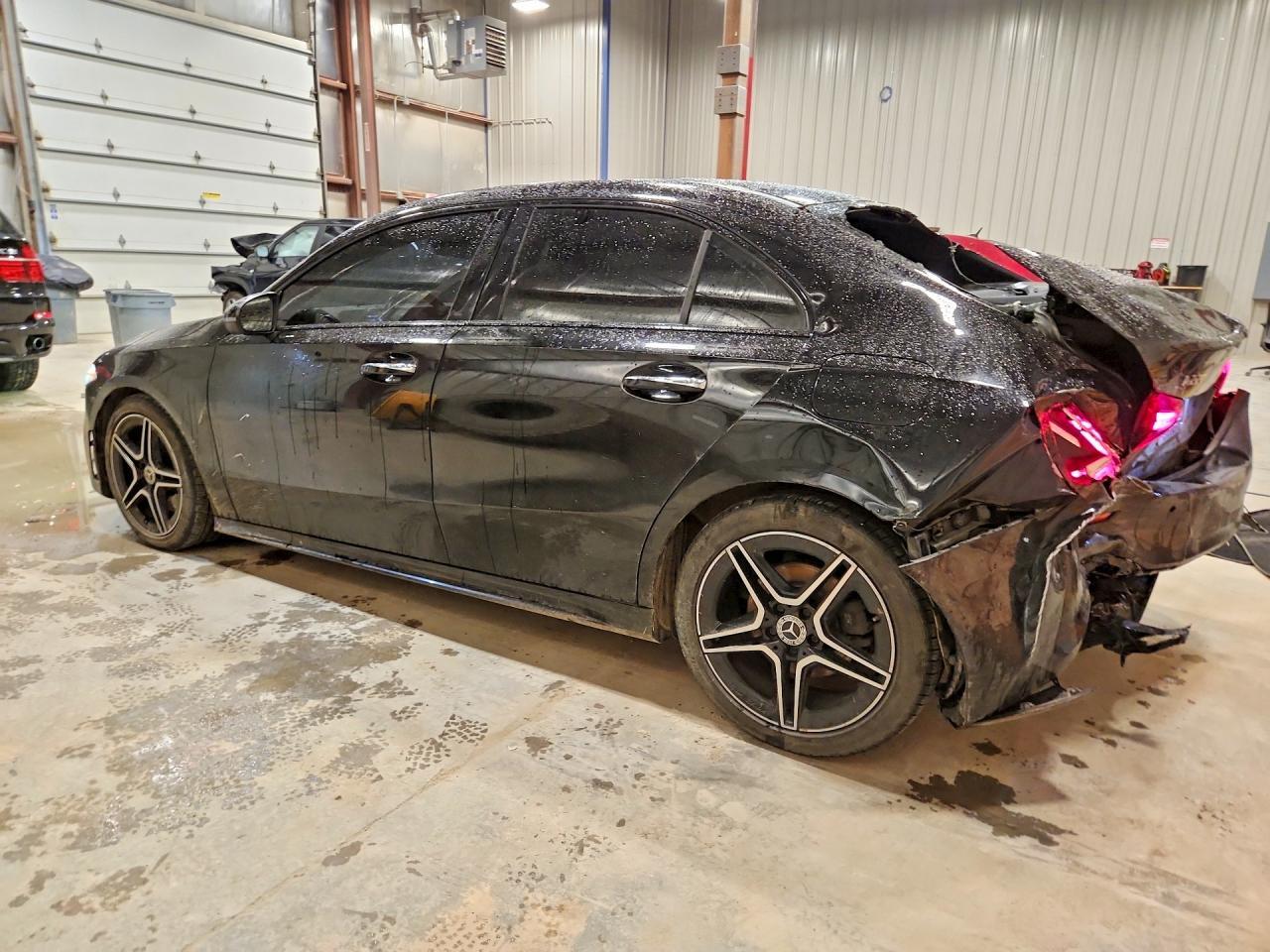 2019 Mercedes-Benz A 220 - Фото 2